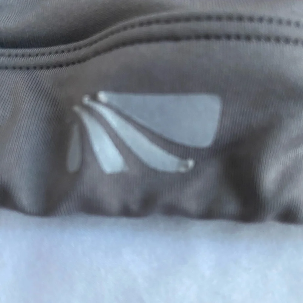 MARIKA Laser Cut Steel Grey Sport Bra Low Impact Yoga Workout Bra Sz XL